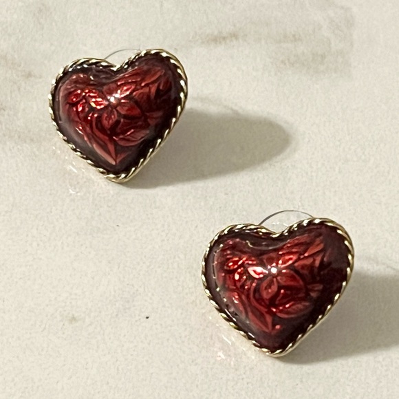 Beautiful Vintage Avon Red Heart Flower Earrings - Picture 3 of 13